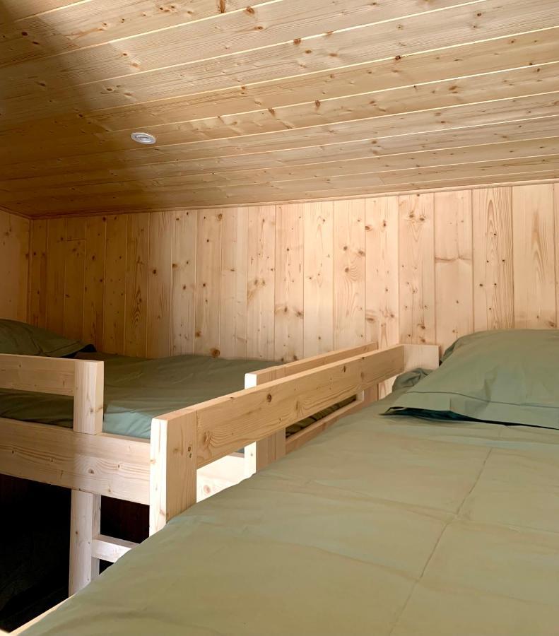 La Petite Auberge Insolite Сент-Аффрік Екстер'єр фото